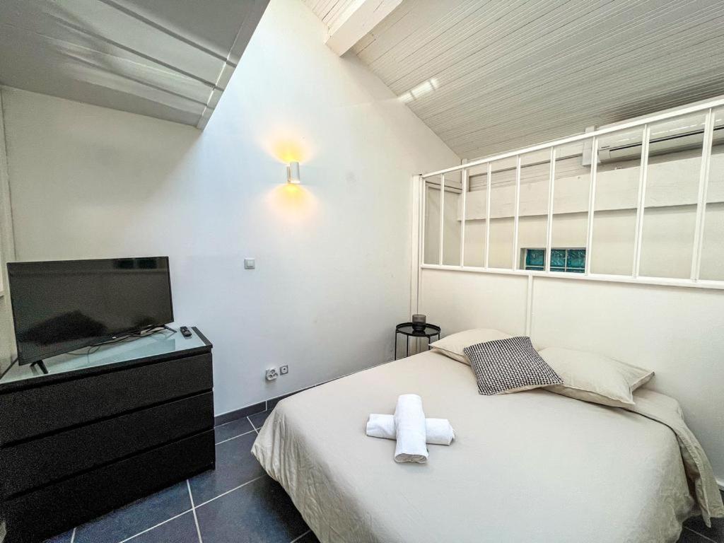 Suite Palm Spring Villeurbanne Exterior foto